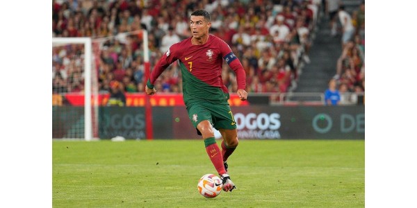 CRISTIANO RONALDOLLA ON 200 GUINESS-ENnätysmonumenttia kansalliseen maahan